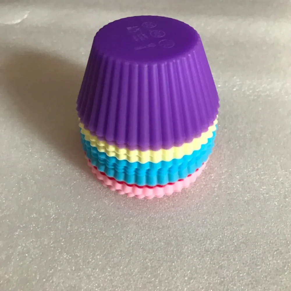 Muffin/Cake/Cupcake Silicone Mold 12 pieces